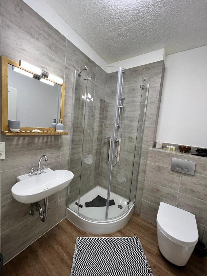 O&W Ferienhaus Mit Pool Naehe Nuerburgring, Adenau Buitenkant foto